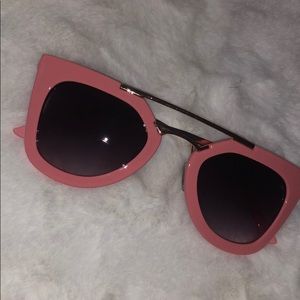 Peachy shades